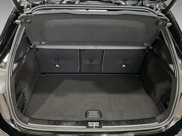 Mercedes-Benz Gla Class view 6