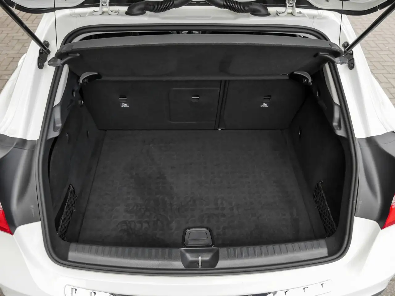 Mercedes-Benz GLA 180 — photo 14 sur 15