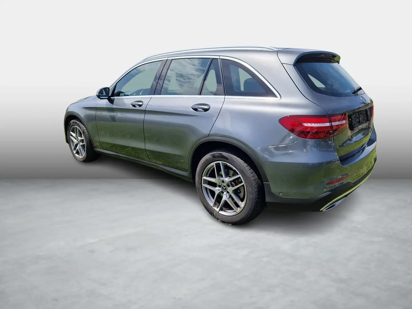 Mercedes-Benz GLC 220 220d + AMG LINE + LED + PARKEERSENSOREN + 1y USED Grijs - 2