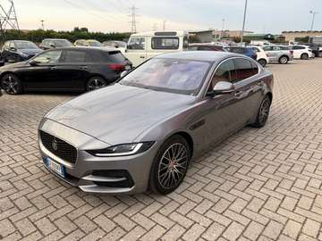 XE 2.0d i4 mhev R-Dynamic S awd 204cv auto