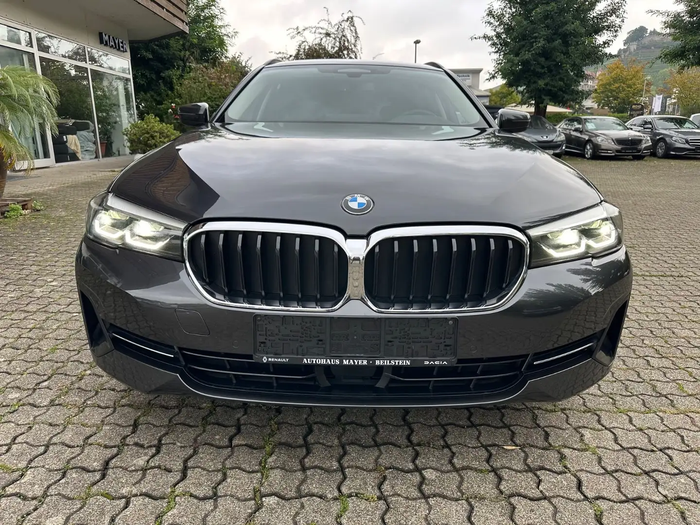 BMW 520 d Touring*Aut*NAVI*LED*DISPLAY KEY*EU6dT* Grau - 2