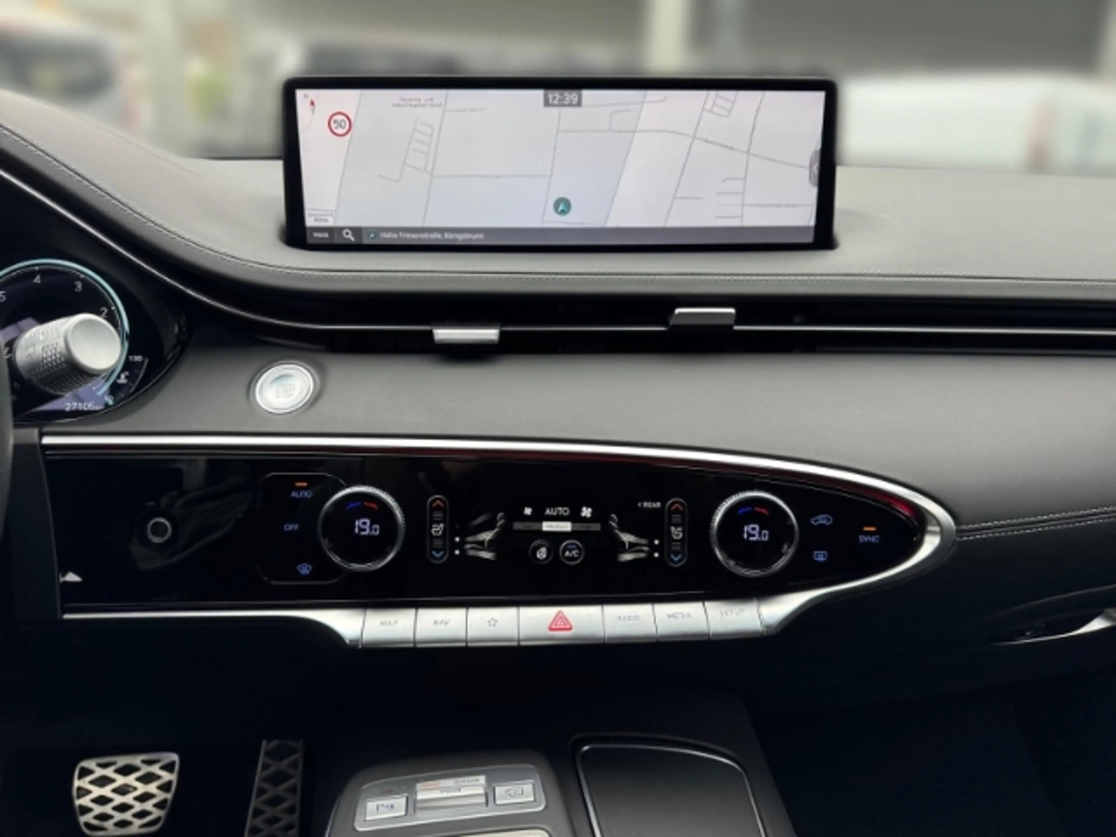 Genesis GV70 Sport 4WD Memory Sitze LED ACC El. Heckklappe Appl — photo 9