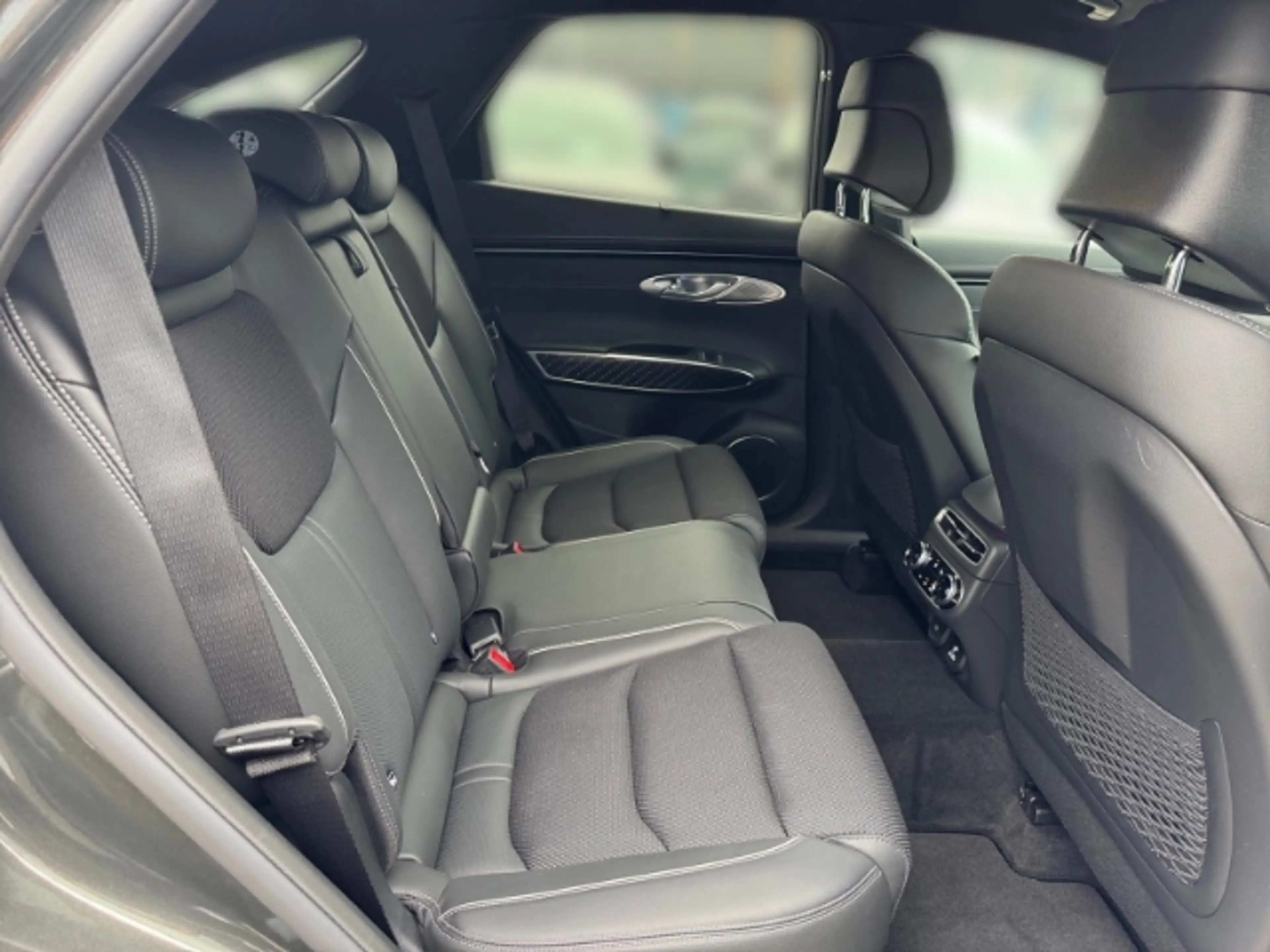 Genesis GV70 Sport 4WD Memory Sitze LED ACC El. Heckklappe Appl — photo 13