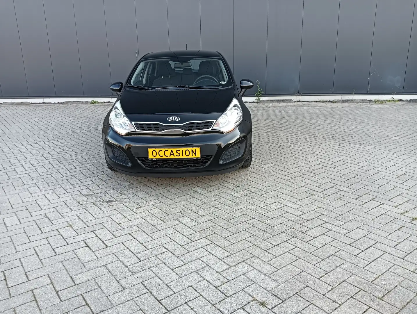 Kia Rio 1.4i 109 PS . Airco . km stand 105000 . Topstaat Чорний - 2
