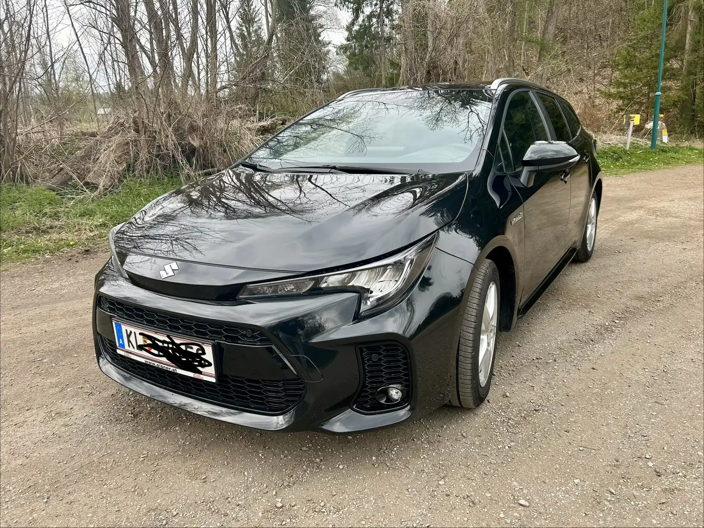 Suzuki Swace 1,8 HEV E-CVT Shine - 1