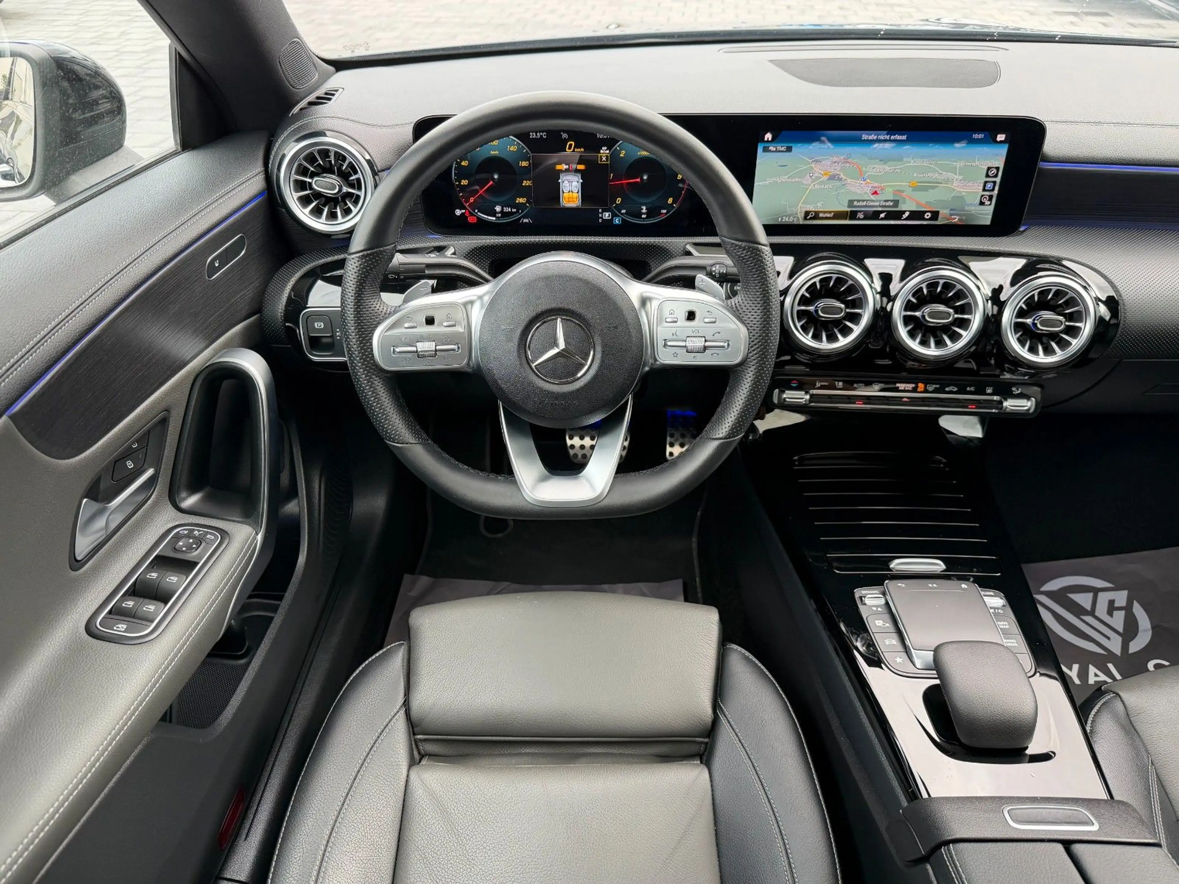 Mercedes-Benz CLA 220 d Coupe*8G*AMG*PANO*Mbeam*KAMERA*StHz* — photo 12