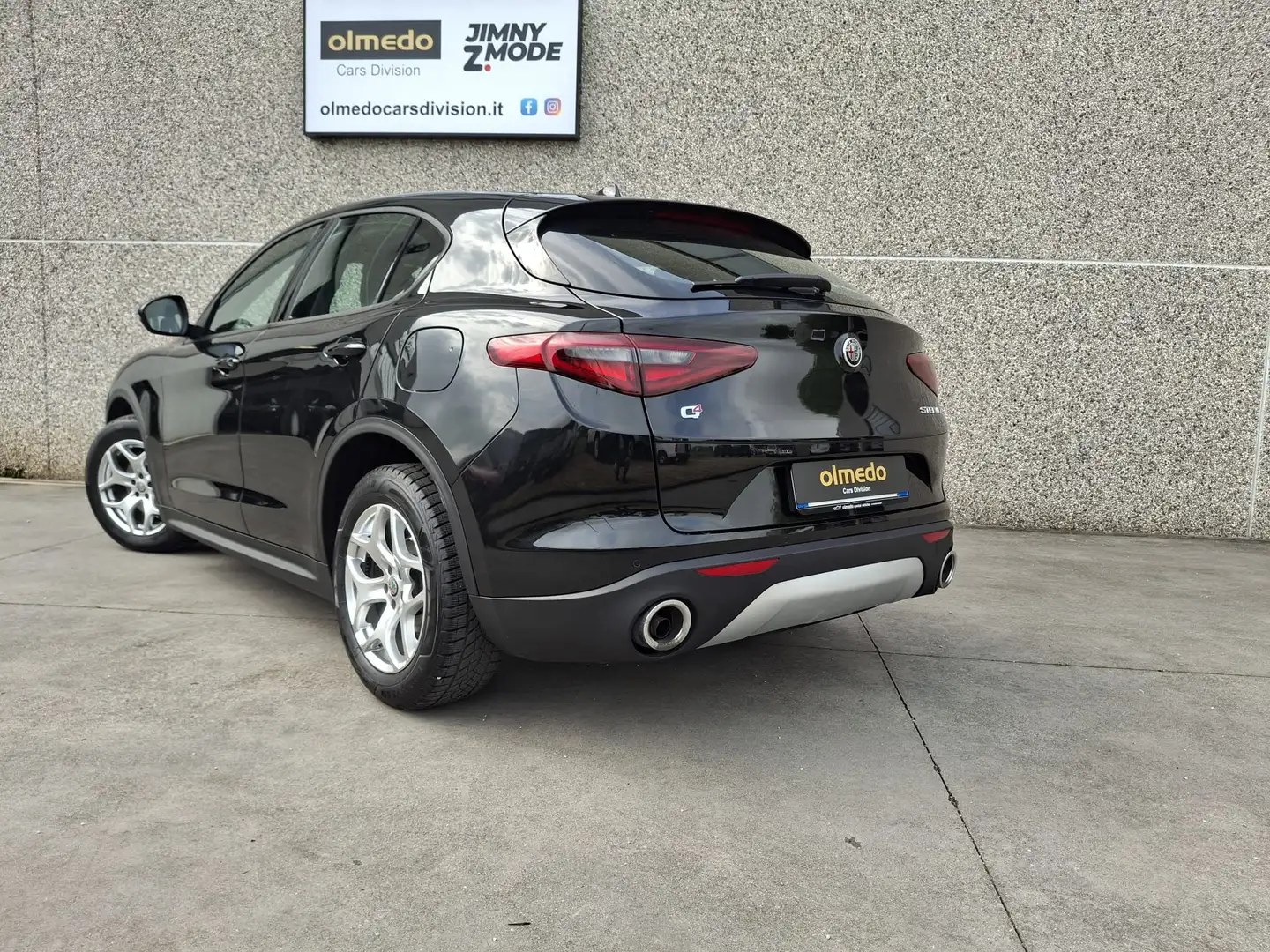 Alfa Romeo Stelvio 2.2 t Business Q4 190cv auto Zwart - 2