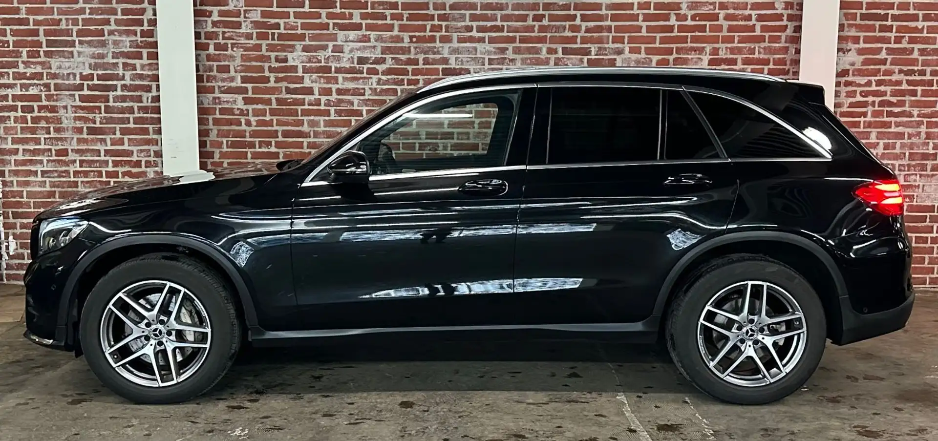 Mercedes-Benz GLC 350 d 4Matic 9G AMG/DTR+/Pano/Stdhz/DESIGNO Schwarz - 2