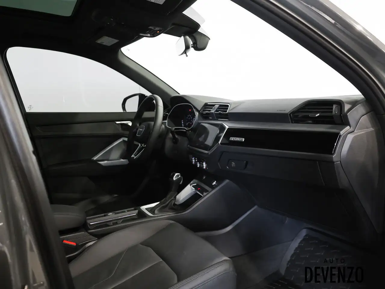 Audi Q3 снимка Audi Q3
