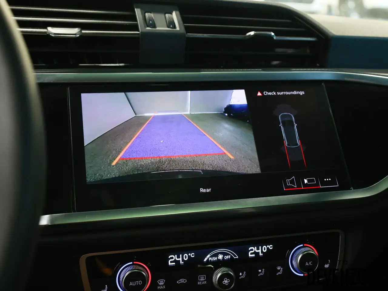 Audi Q3 снимка Audi Q3