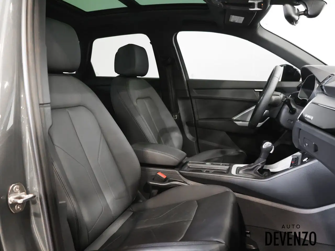 Audi Q3 снимка Audi Q3