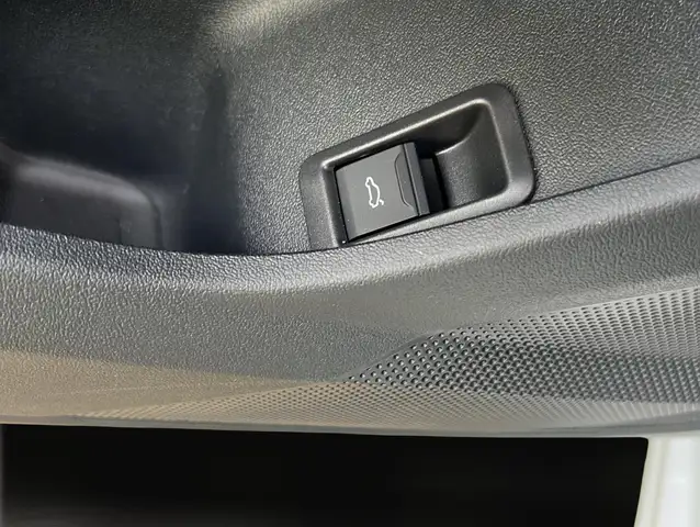 Audi A5 view 11