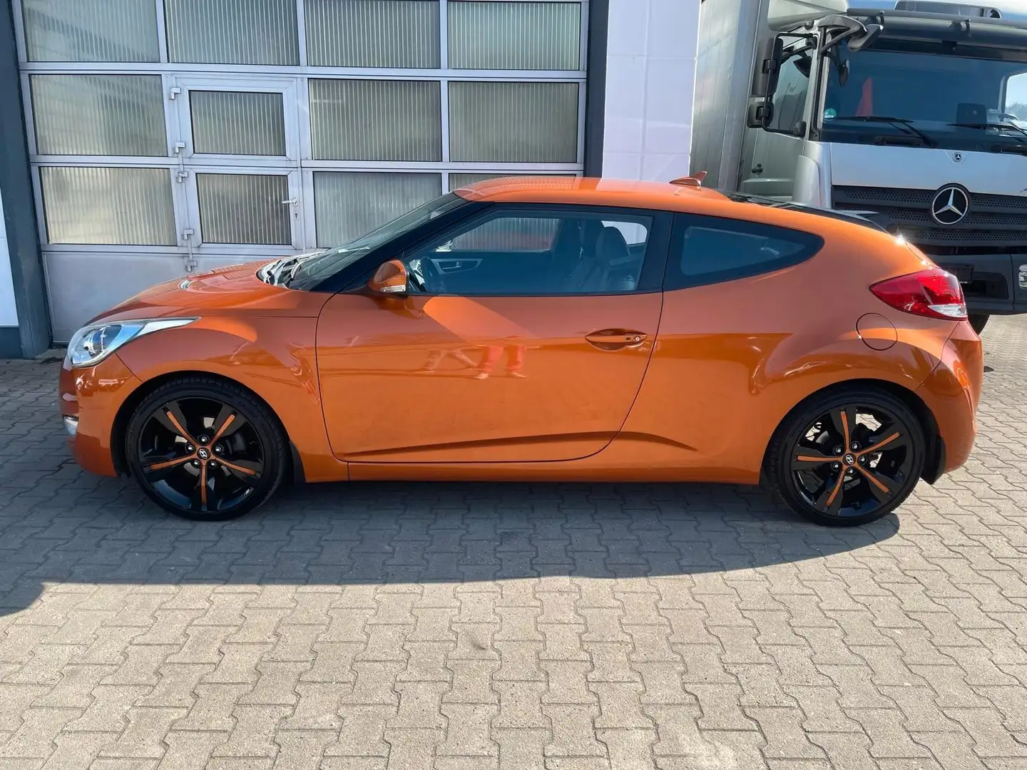 Hyundai VELOSTER Style Automatik/Navi/SHZ/Garantie Orange - 2