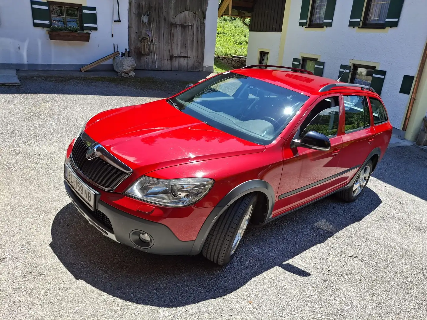 Skoda Octavia Octavia Combi 2,0 Scout TDI PD DPF Scout Rot - 1