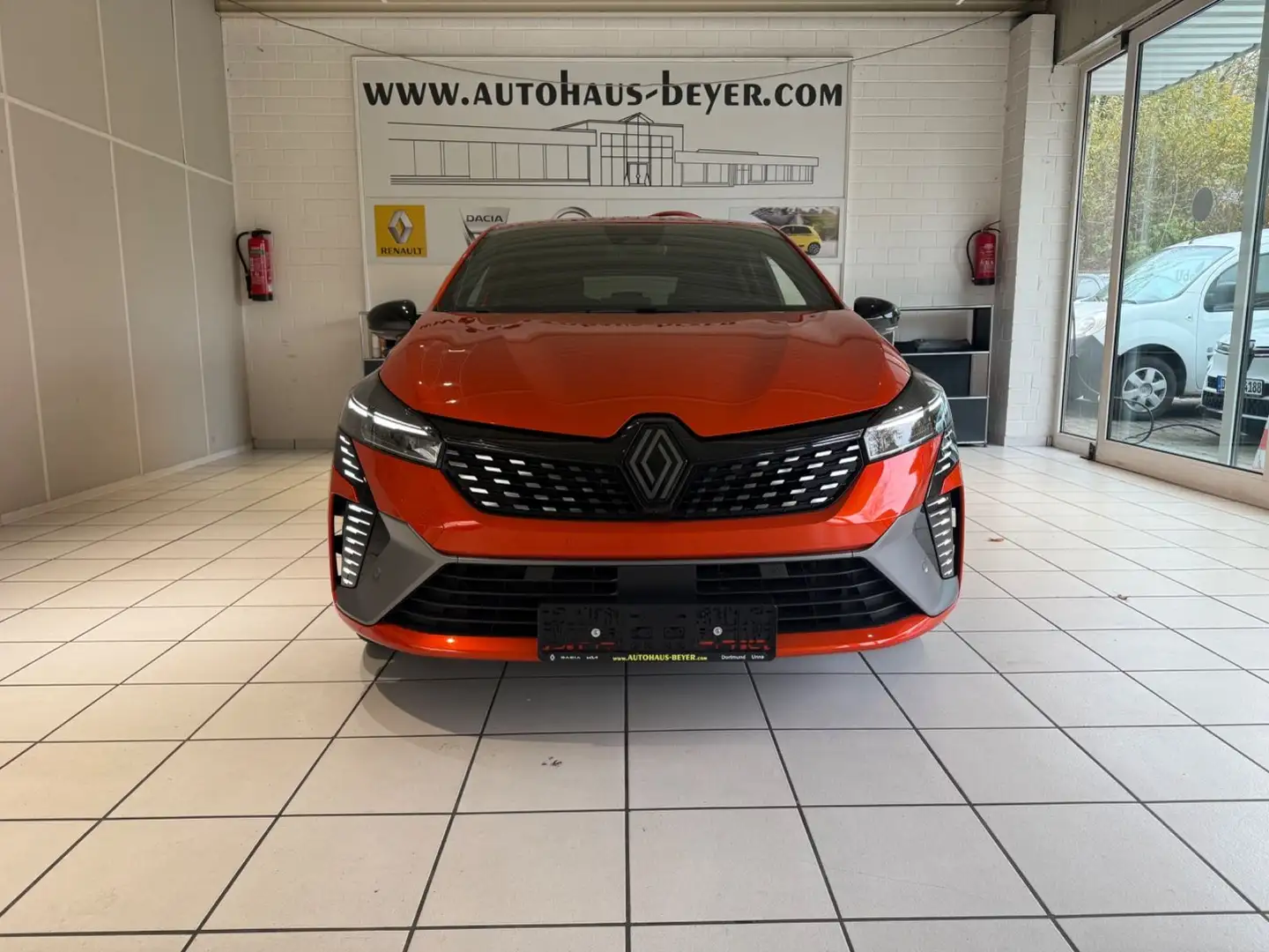 Renault Clio V Esprit Alpine E-Tech Full-Hybrid Orange - 2