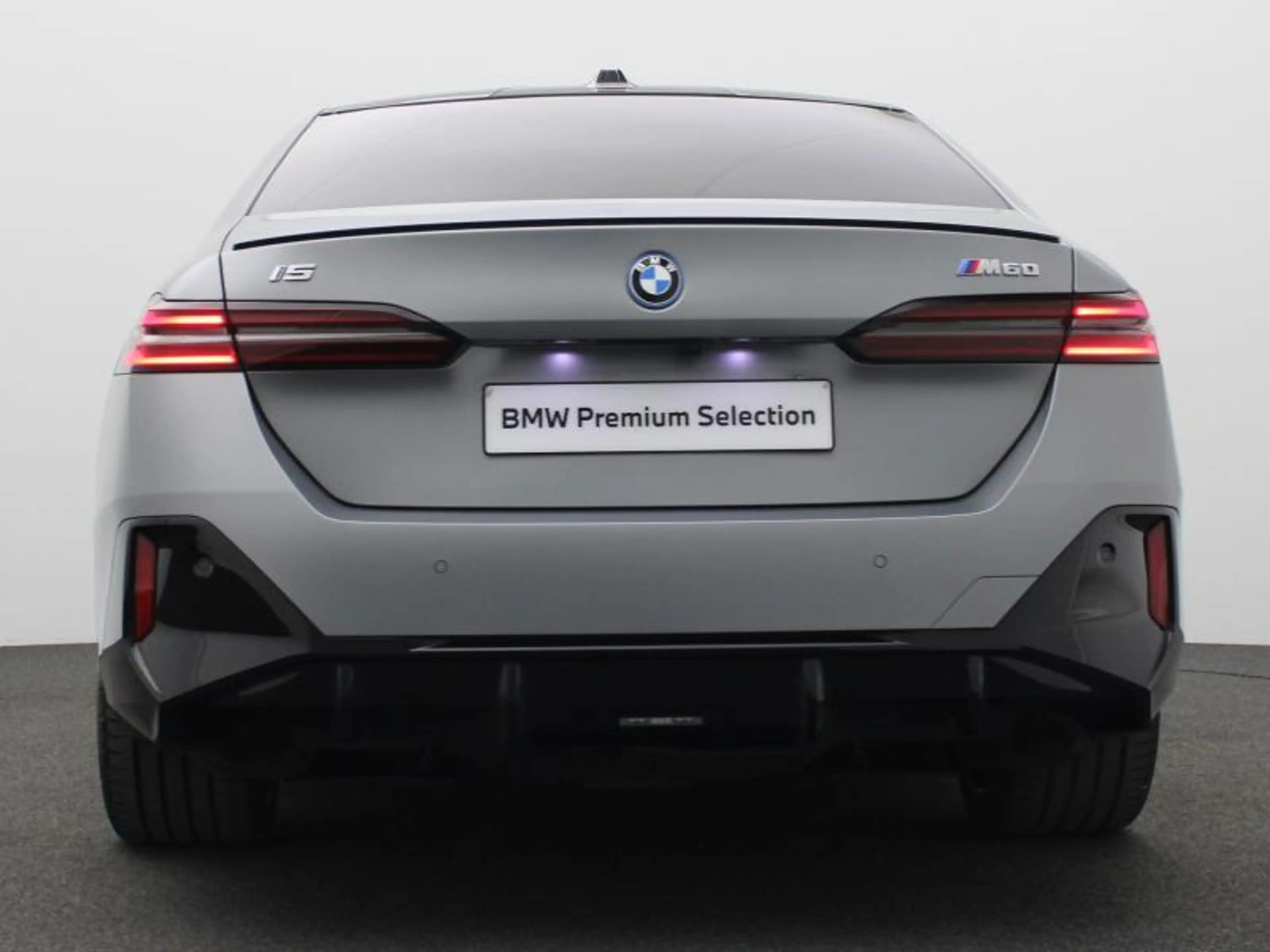 BMW i5 M60 xDrive - FROZEN GREY - FULL — photo 4