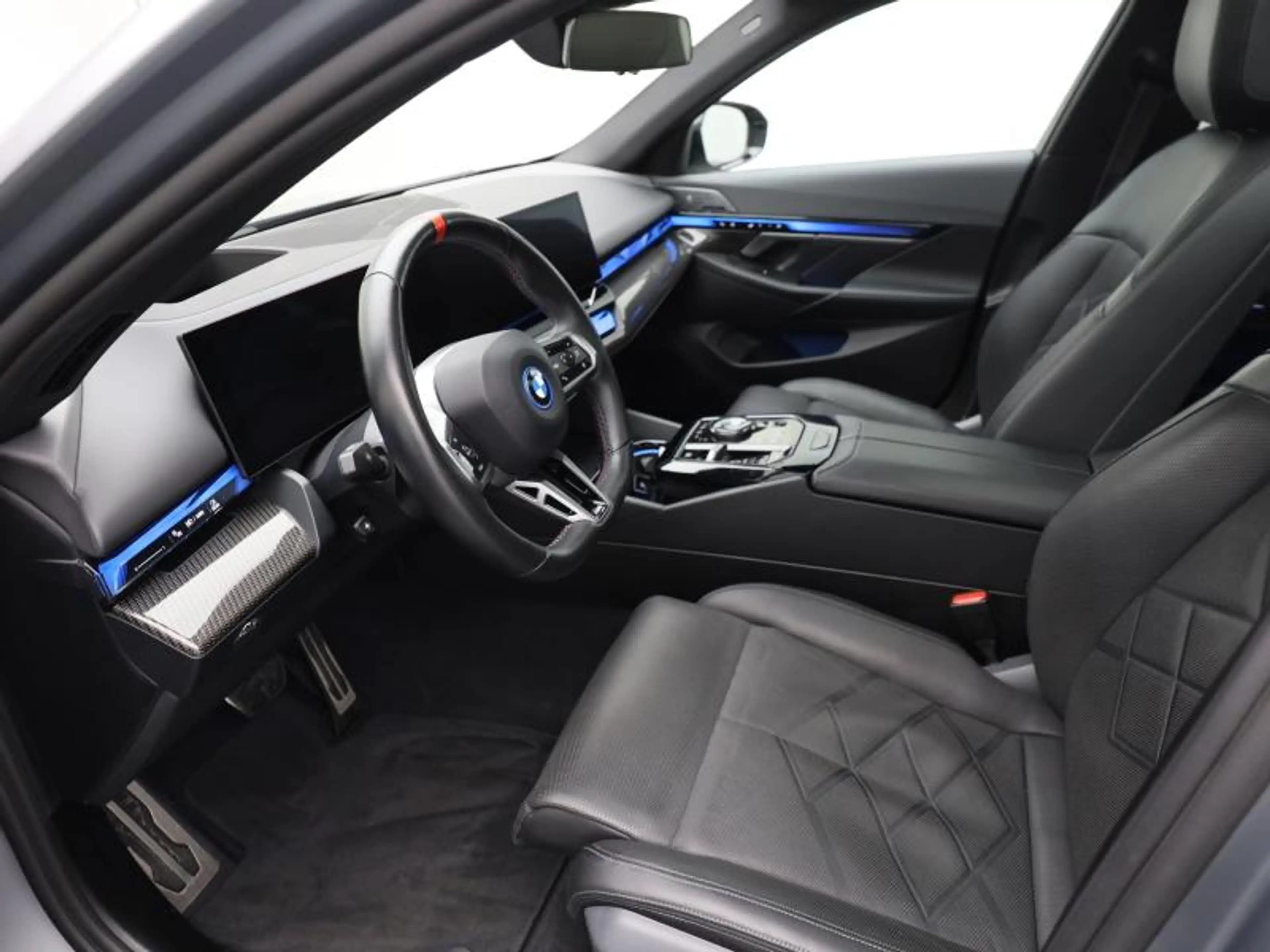 BMW i5 M60 xDrive - FROZEN GREY - FULL — photo 6