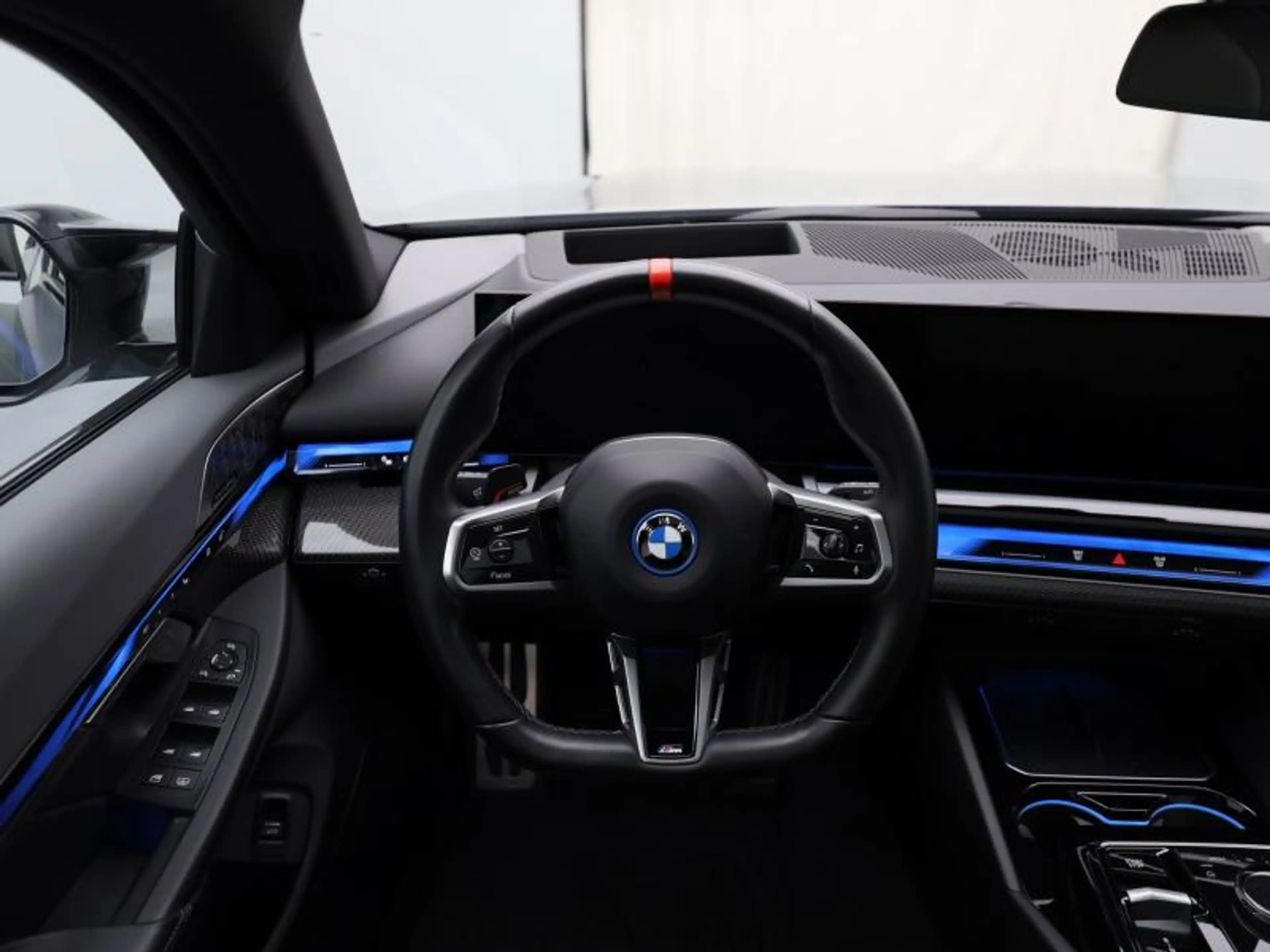 BMW i5 M60 xDrive - FROZEN GREY - FULL — photo 9