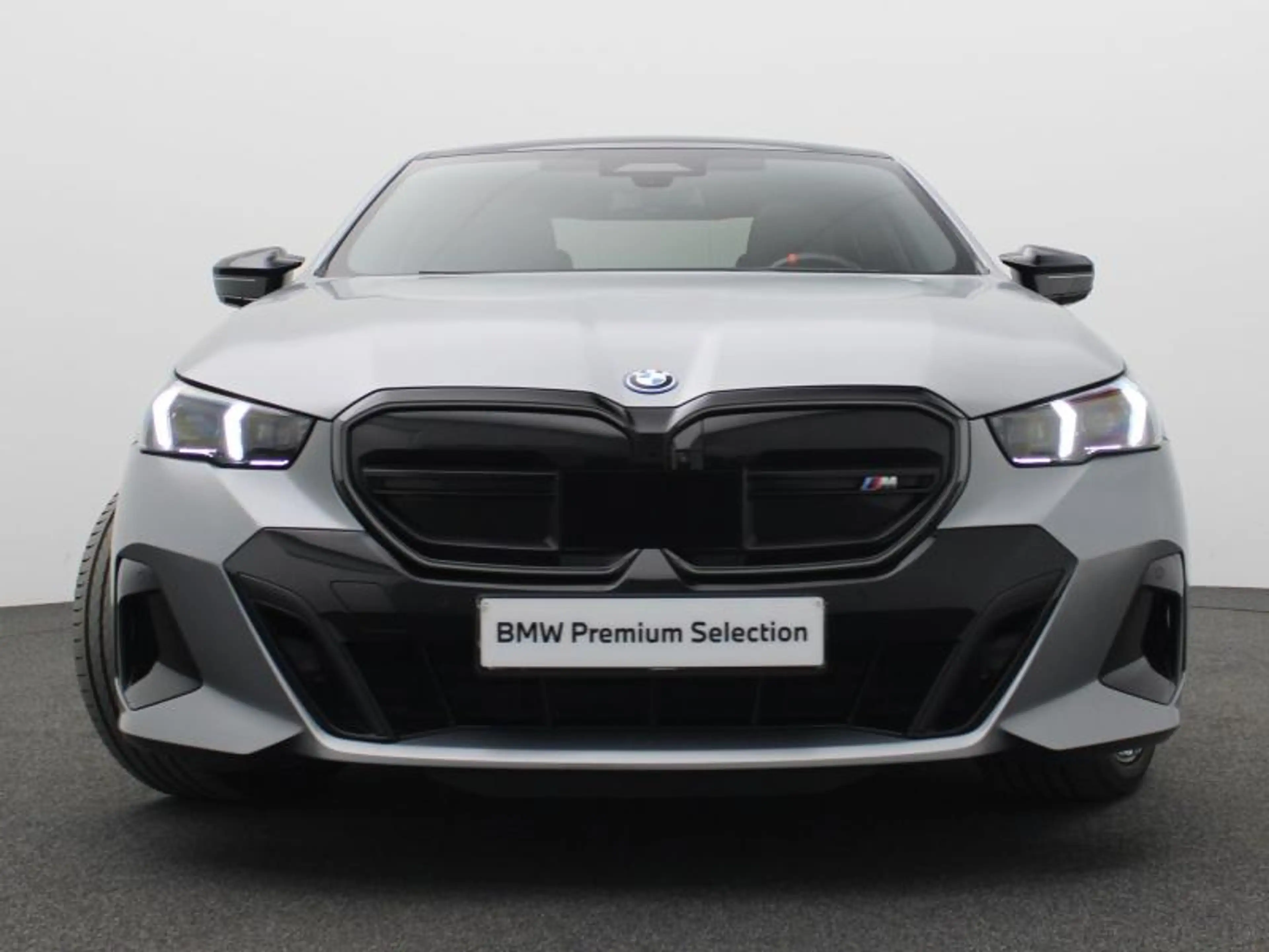 BMW i5 M60 xDrive - FROZEN GREY - FULL — photo 2