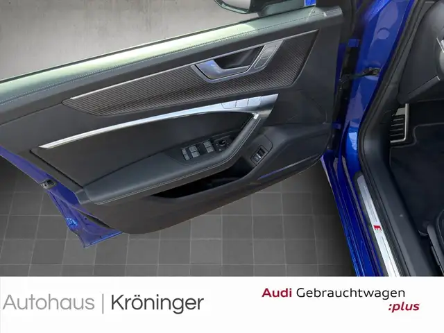 Audi S6 Avant view 8