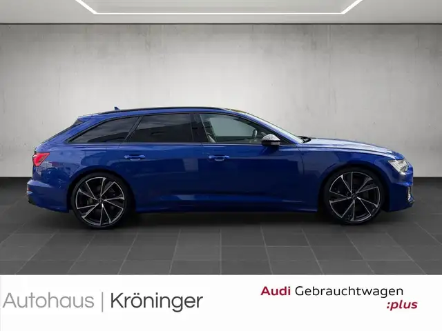 Audi S6 Avant view 4