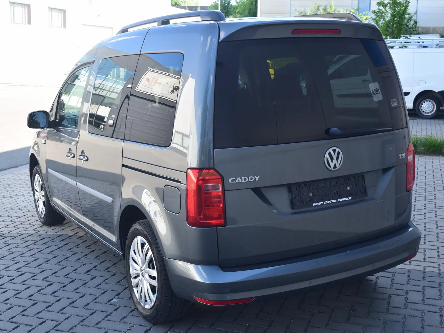 Volkswagen Caddy 1.4 TSI DSG Gris - 2