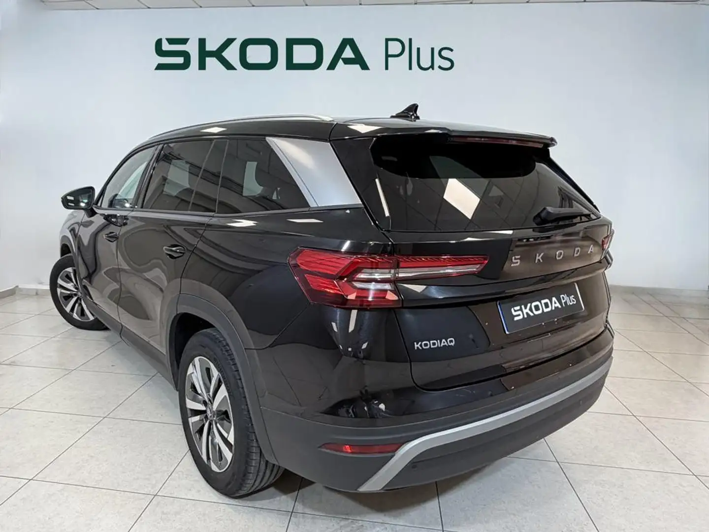 Skoda Kodiaq 1.5TSI m-HEV Selection 4x2 DSG 110kW Negro - 2