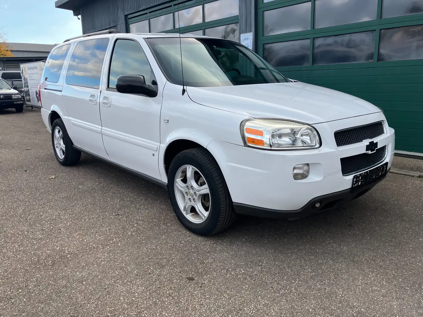 Chevrolet Uplander LT 3.9 V6 Automatik E85 Ethanol 6-Sitzer Scheckh. Blanc - 2