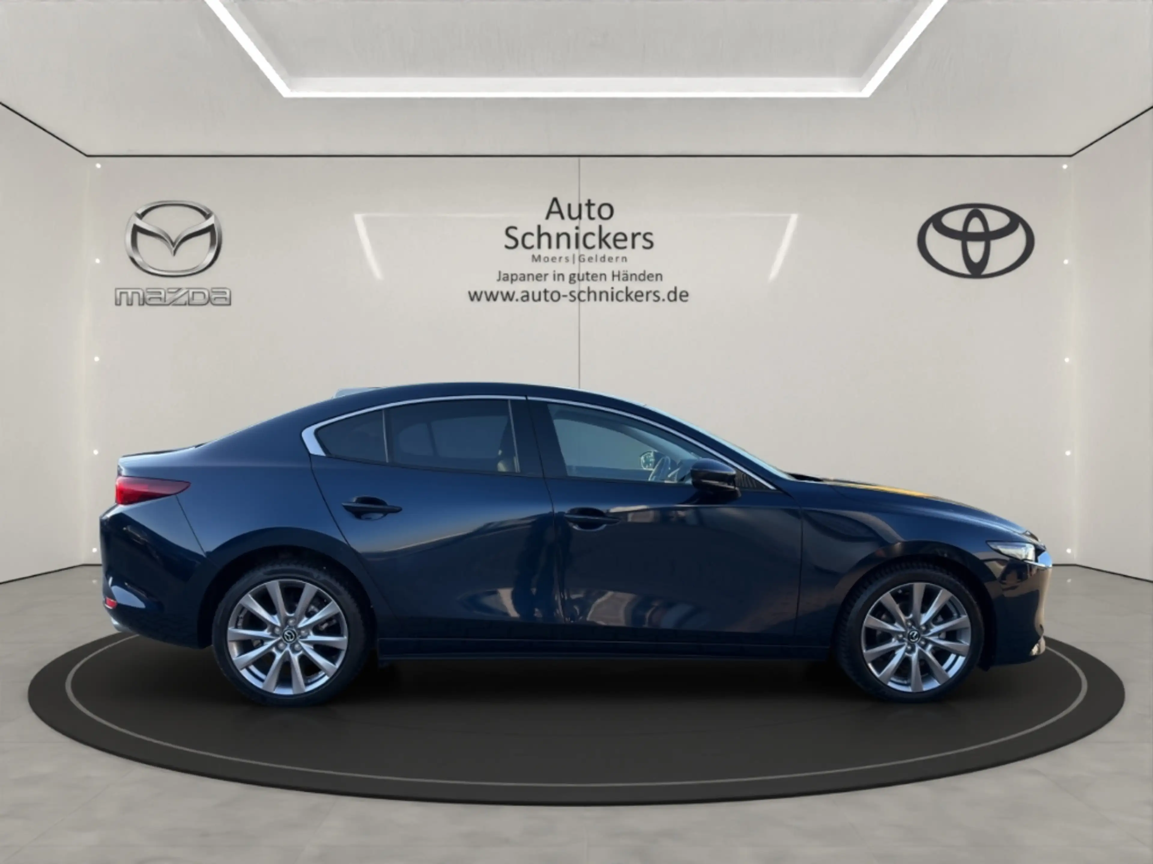 Mazda 3 SKY-G SOMO Takumi+4-TÜRER-STUFENHECK !! — photo 6
