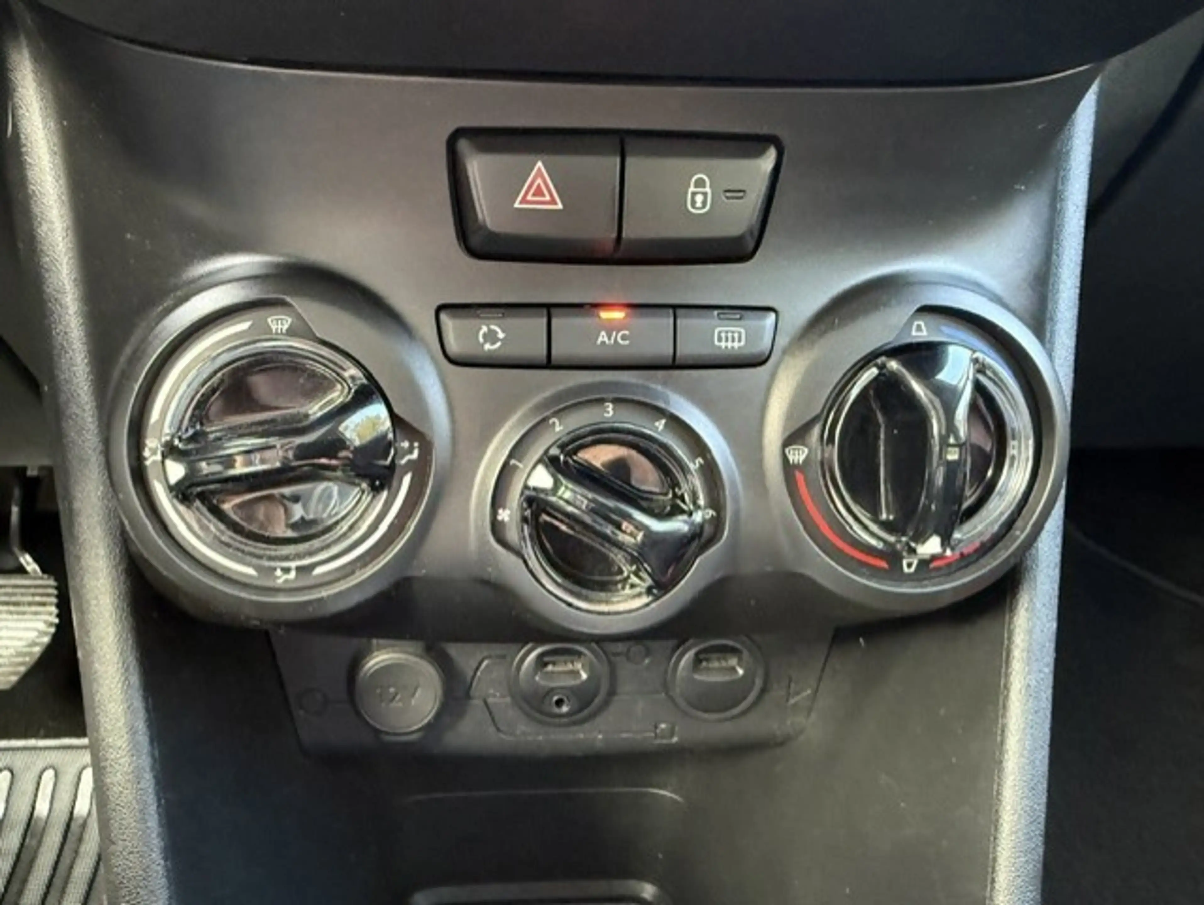 Peugeot 2008 1.2 VTi Active Pack Premium Navi/Cruise/Pano/Trekh — photo 18