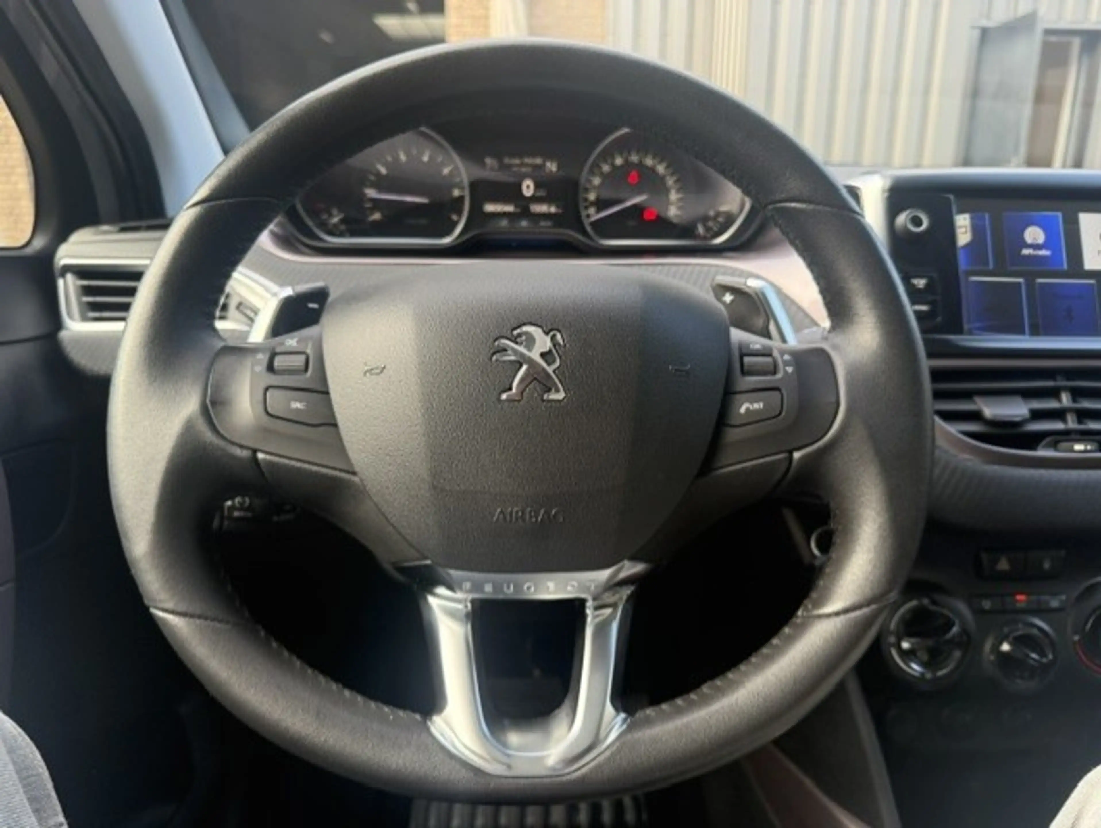 Peugeot 2008 1.2 VTi Active Pack Premium Navi/Cruise/Pano/Trekh — photo 14
