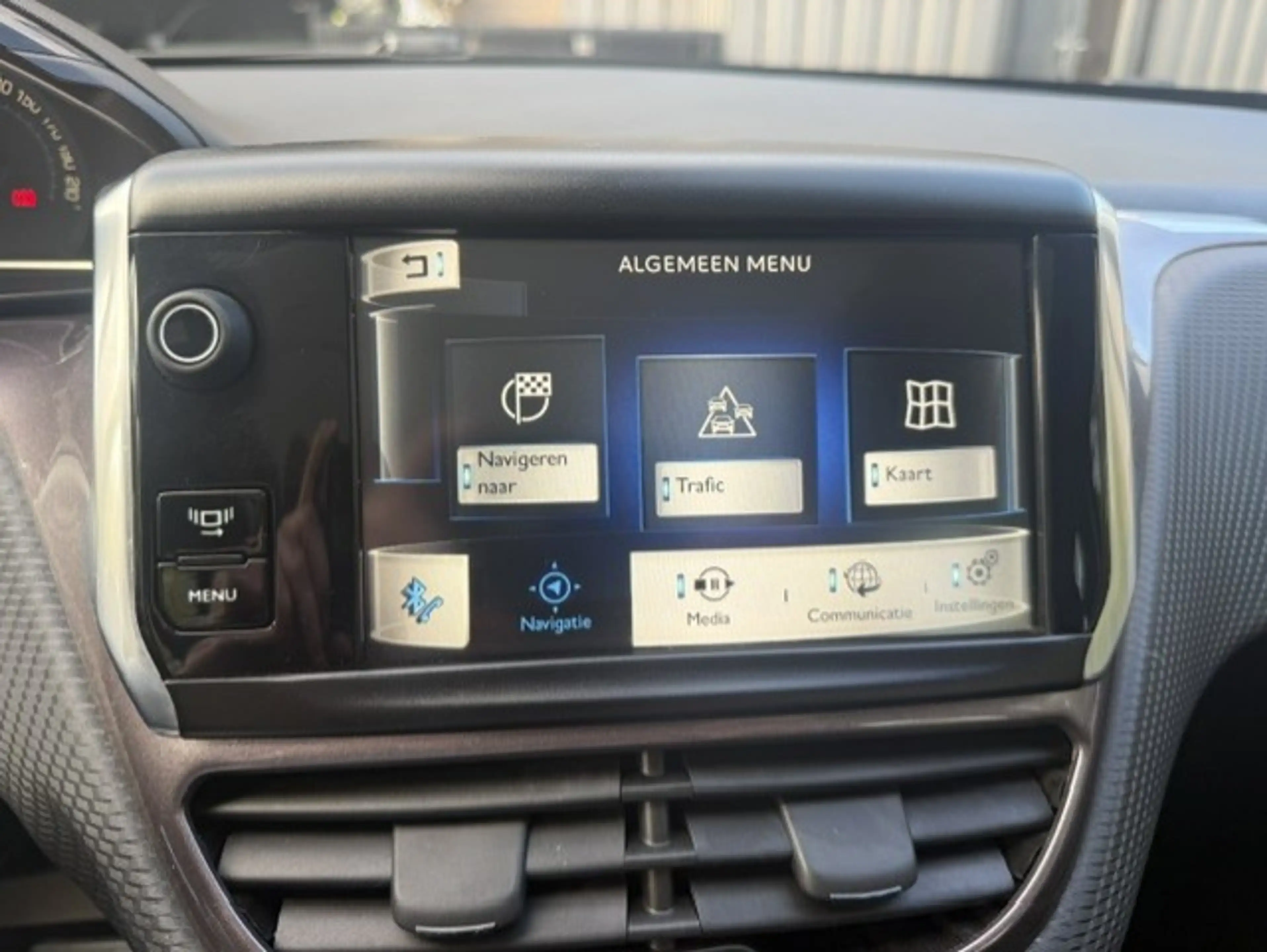 Peugeot 2008 1.2 VTi Active Pack Premium Navi/Cruise/Pano/Trekh — photo 16