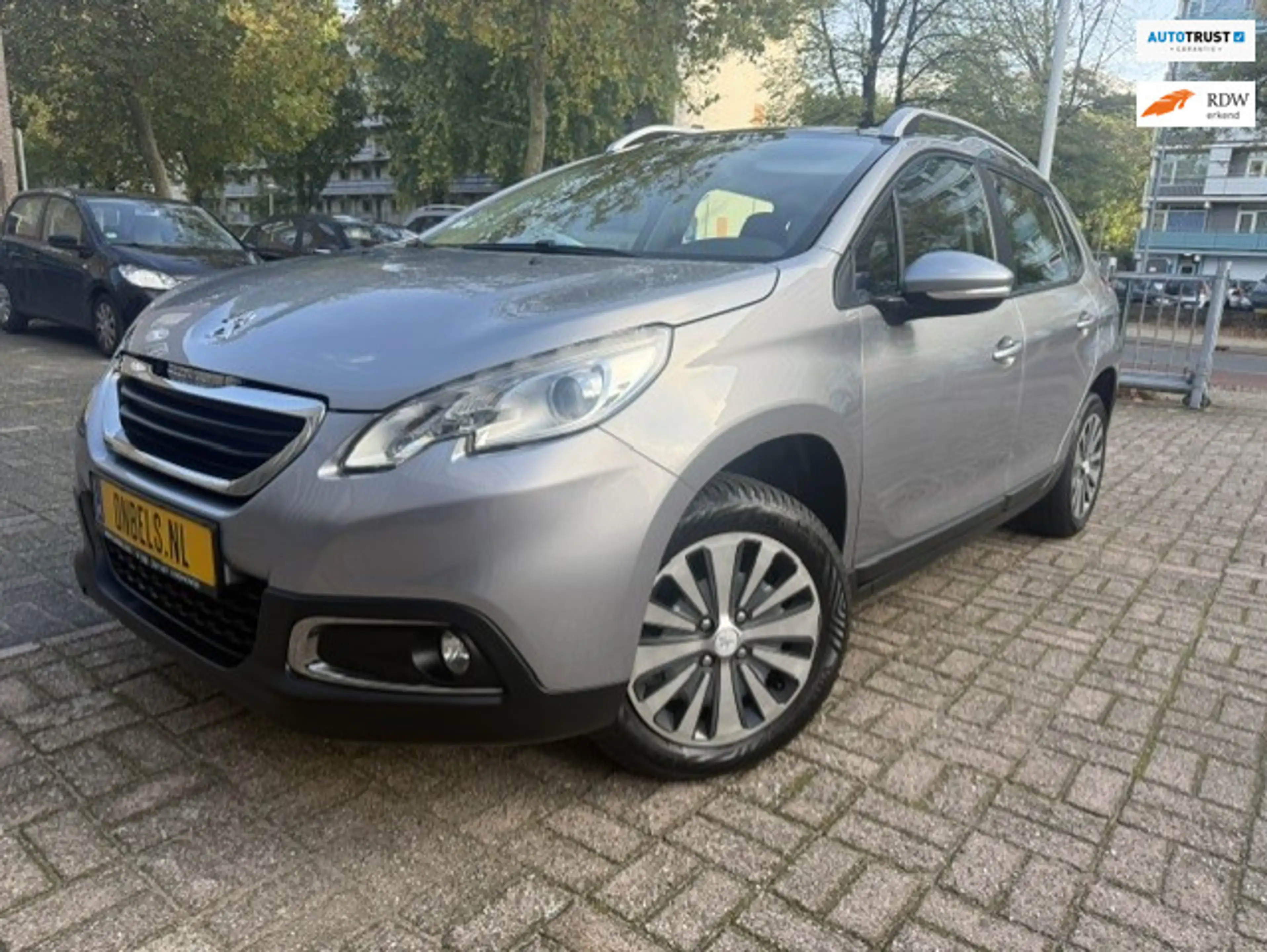 Peugeot 2008 1.2 VTi Active Pack Premium Navi/Cruise/Pano/Trekh