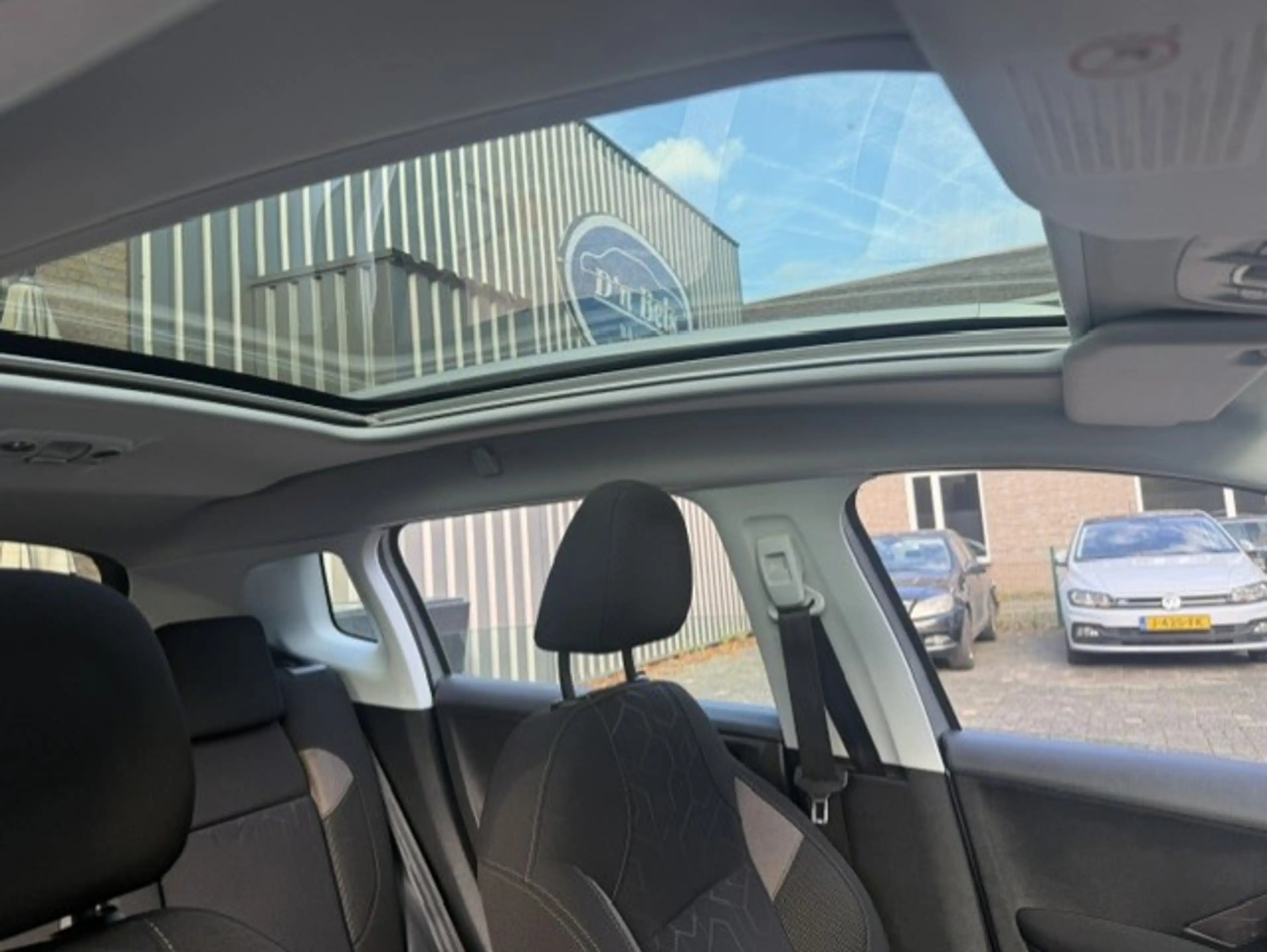 Peugeot 2008 1.2 VTi Active Pack Premium Navi/Cruise/Pano/Trekh — photo 13