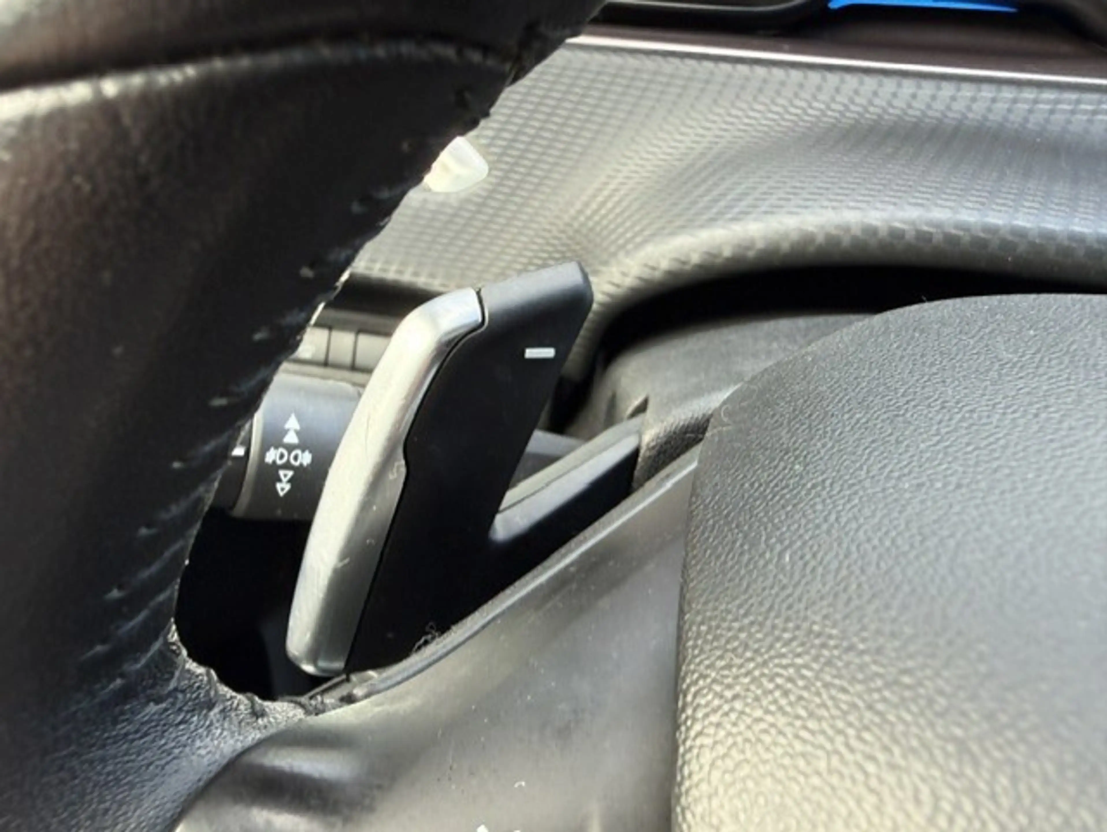 Peugeot 2008 1.2 VTi Active Pack Premium Navi/Cruise/Pano/Trekh — photo 21