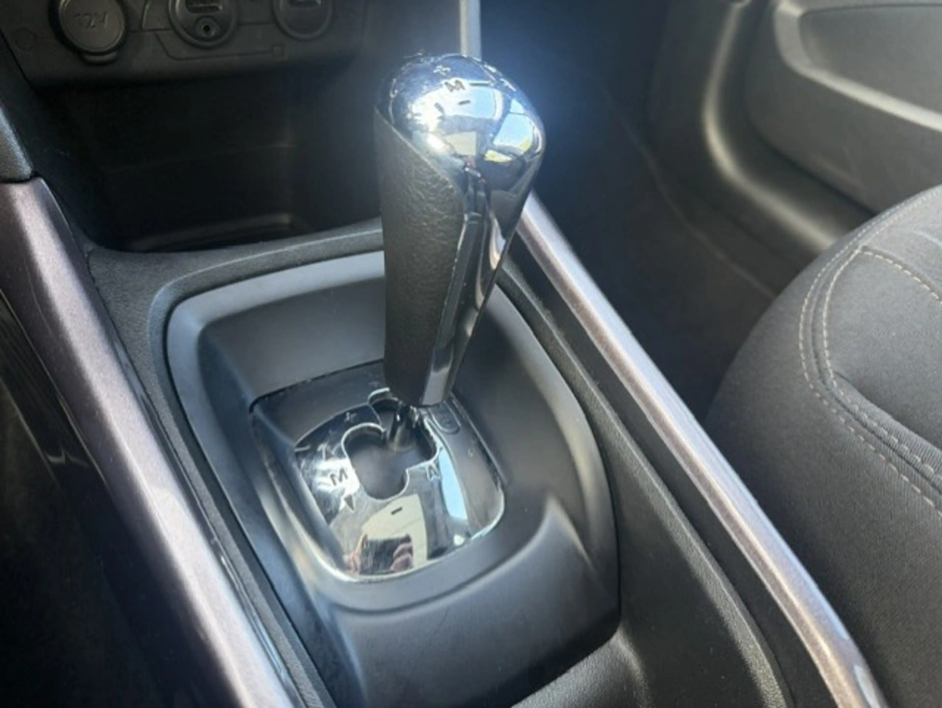 Peugeot 2008 1.2 VTi Active Pack Premium Navi/Cruise/Pano/Trekh — photo 20
