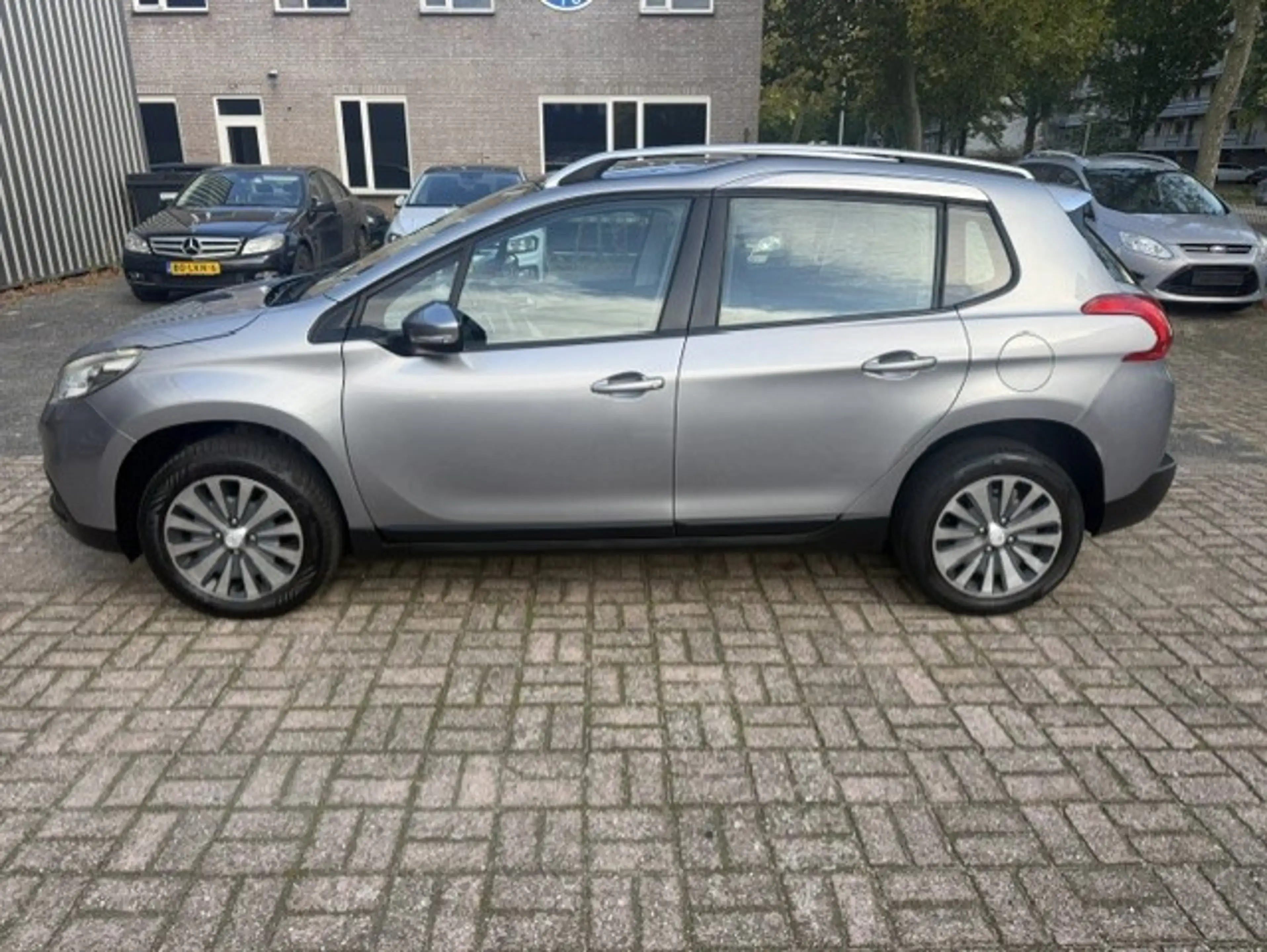 Peugeot 2008 1.2 VTi Active Pack Premium Navi/Cruise/Pano/Trekh — photo 2