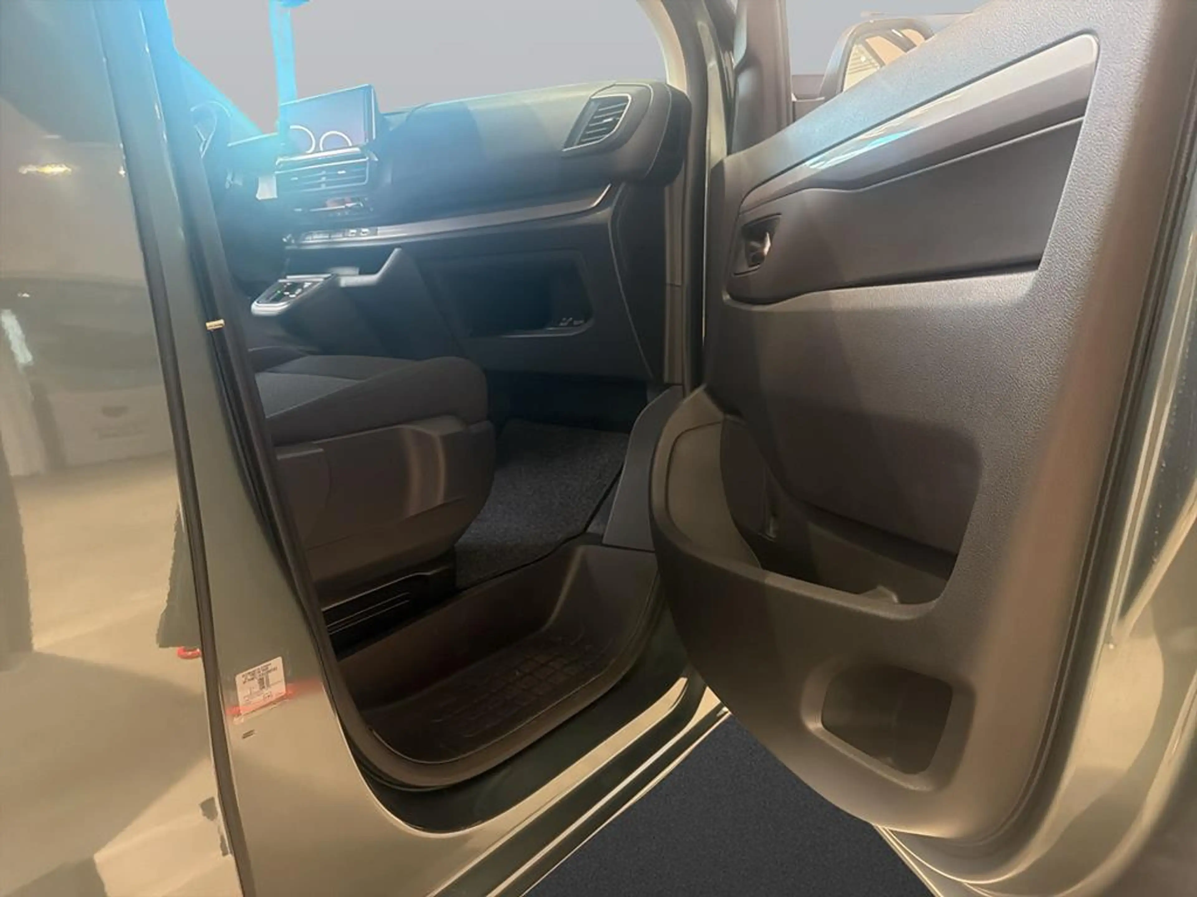 Citroen Spacetourer Plus M BlueHDi 180 S&S EAT8 — photo 12