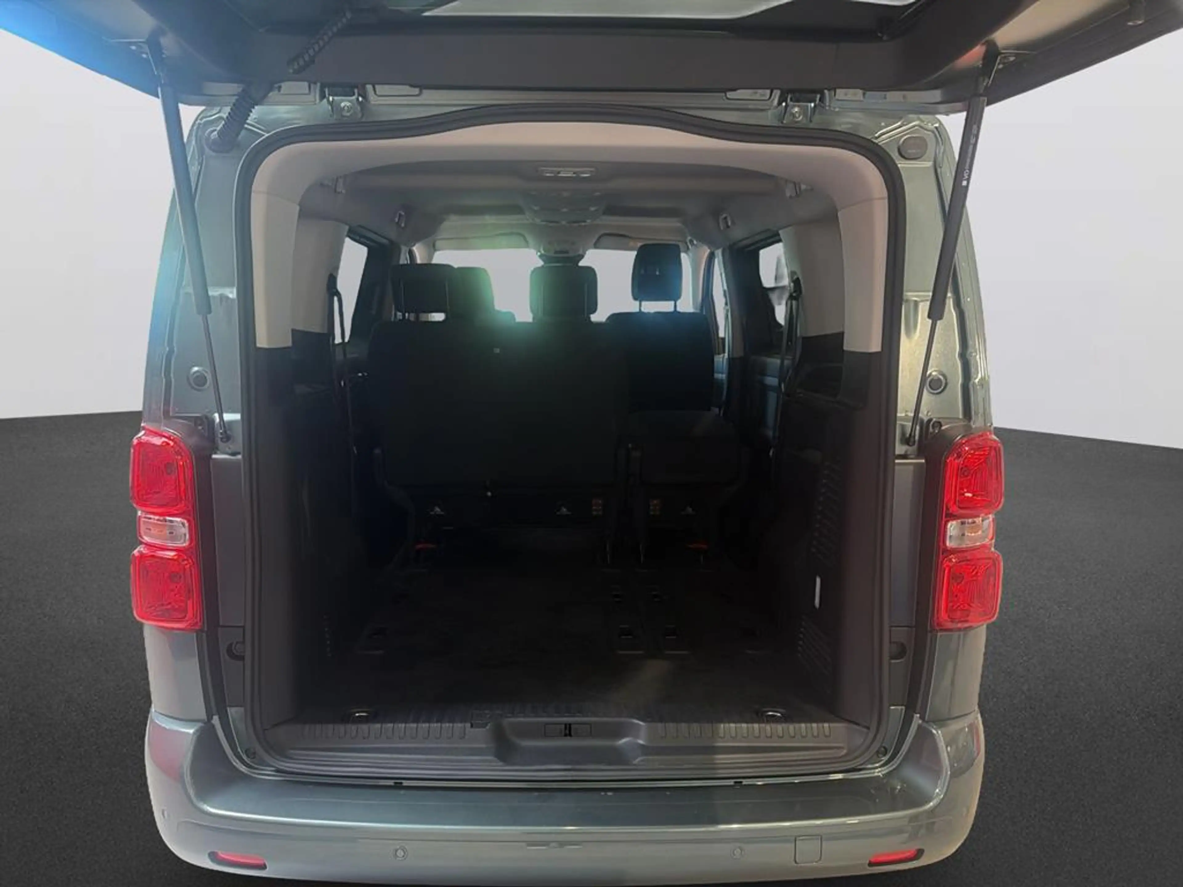 Citroen Spacetourer Plus M BlueHDi 180 S&S EAT8 — photo 8