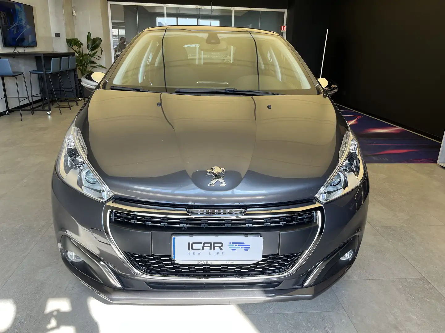 Peugeot 208 5 Porte 1.6 BlueHDi Allure Grigio - 2