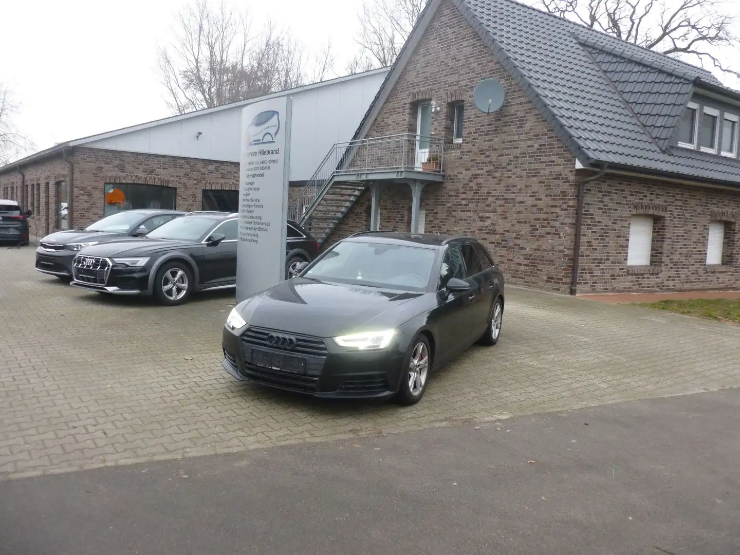 Audi A4 Avant sport Schwarz - 2
