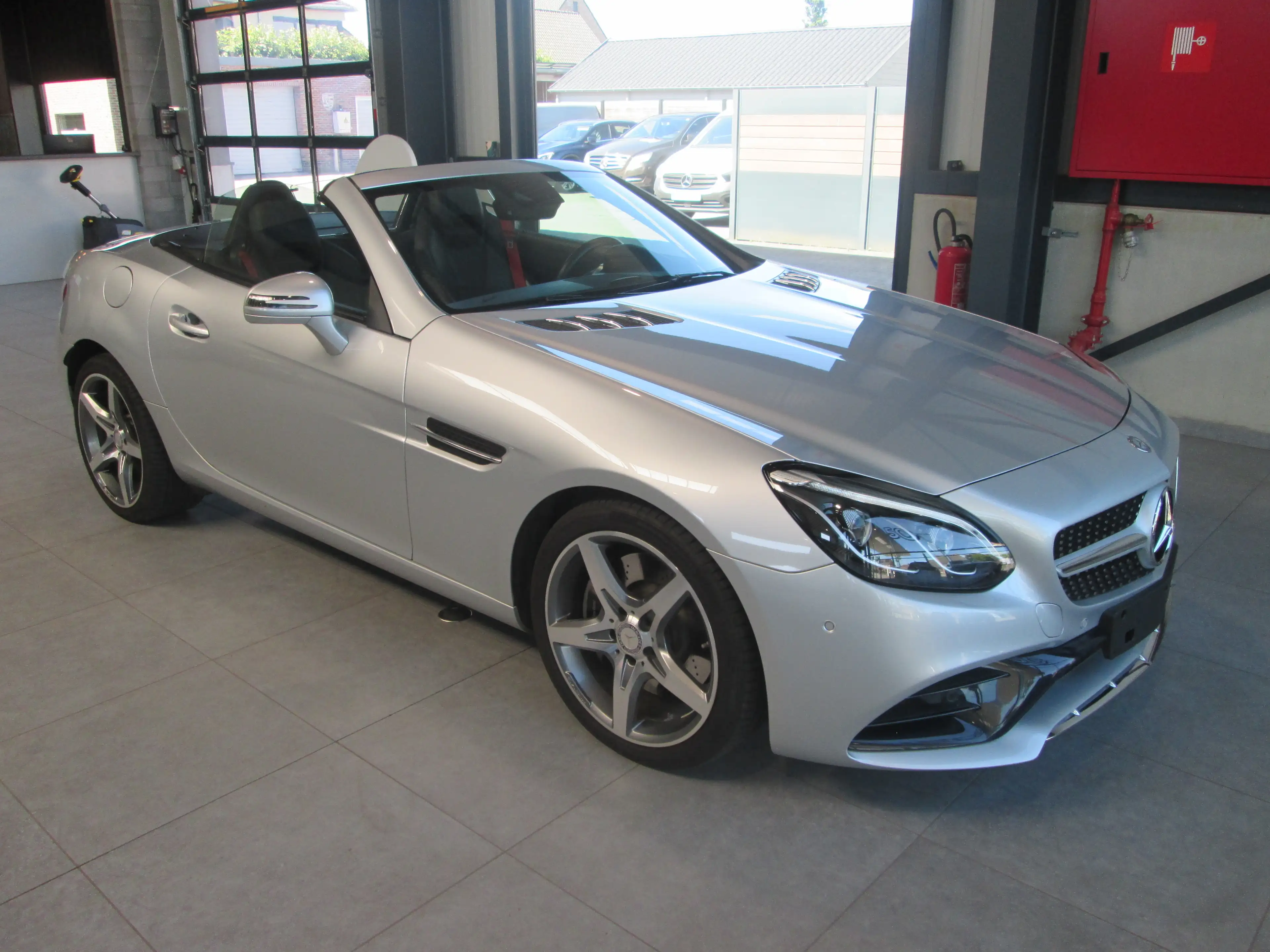 Mercedes-Benz SLC 200 AMG — photo 2