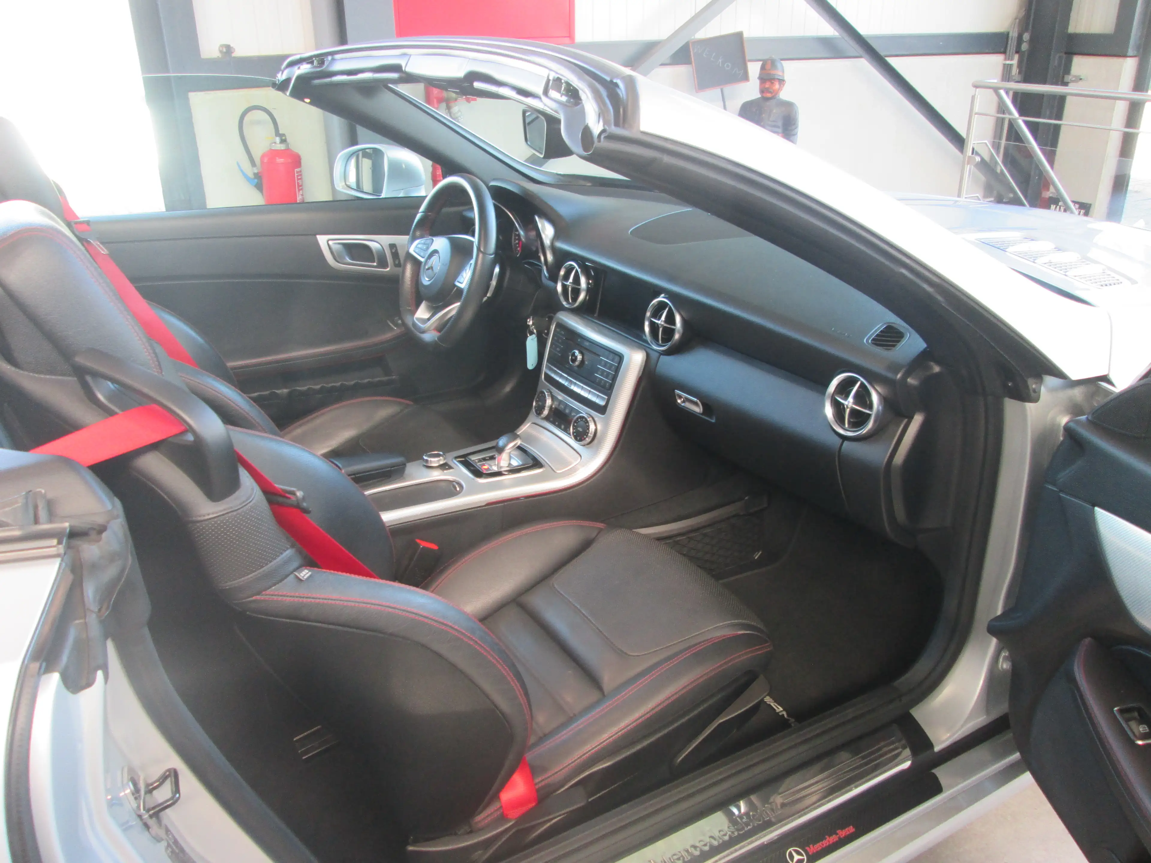 Mercedes-Benz SLC 200 AMG — photo 12