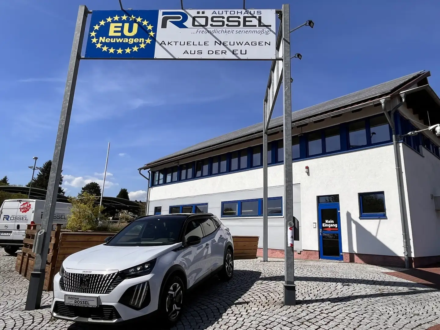 Peugeot 2008 1.2 PureTech GT Automatik Navi 17"Alu Weiß - 1