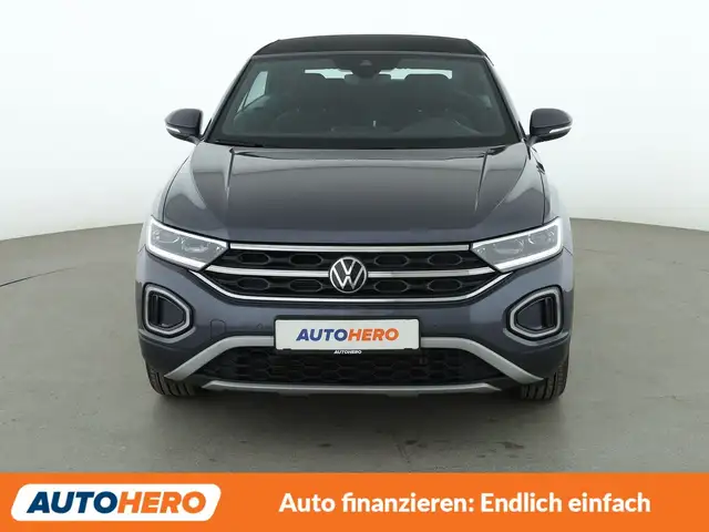 Volkswagen T-Roc view 9