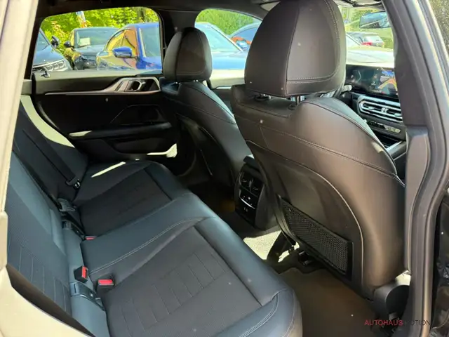 BMW 4 Series view 11