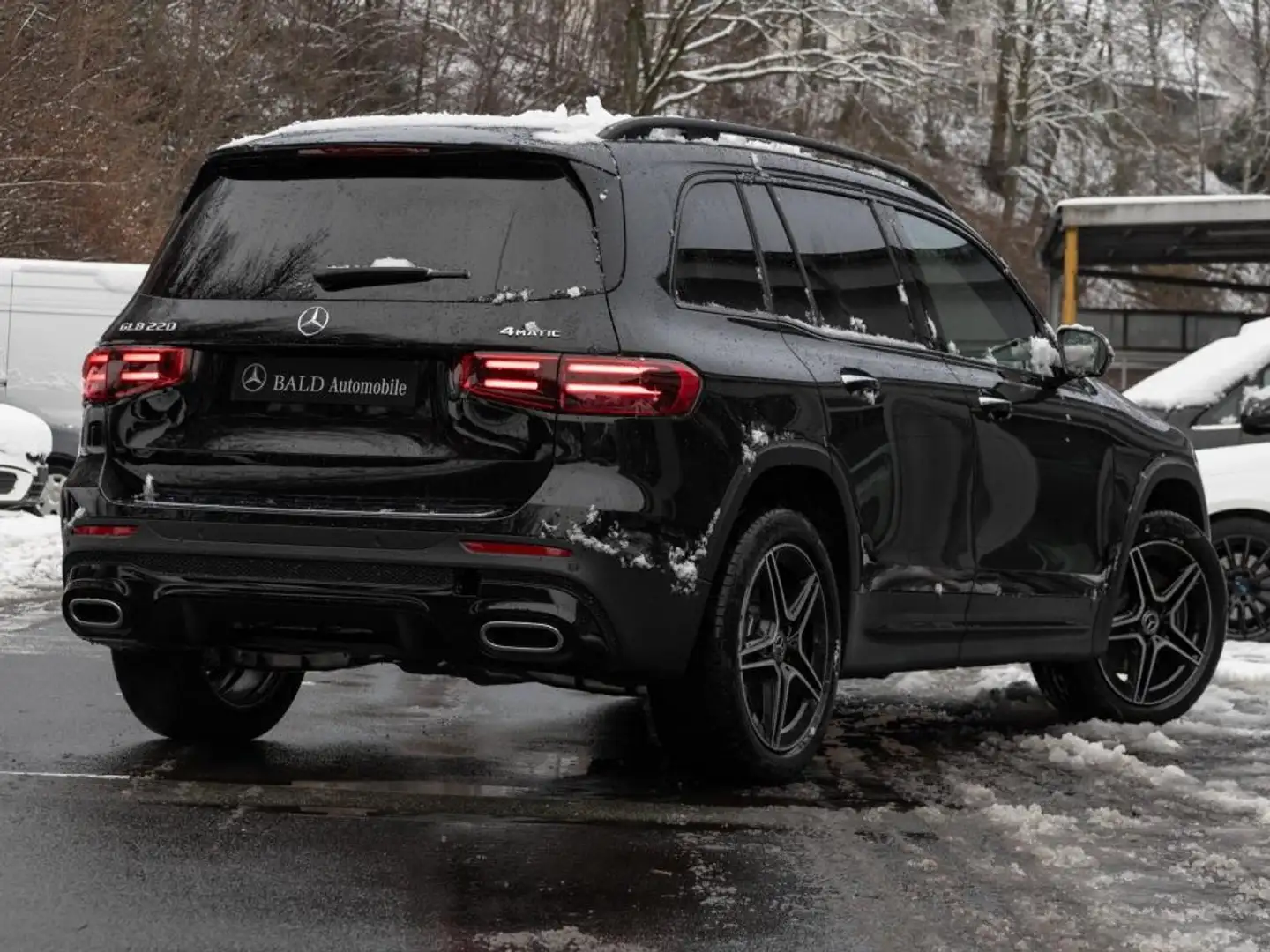 Mercedes-Benz GLB 220 4M AMG-Premium/ILS/Pano/AHK/360/Night/19 Schwarz - 2