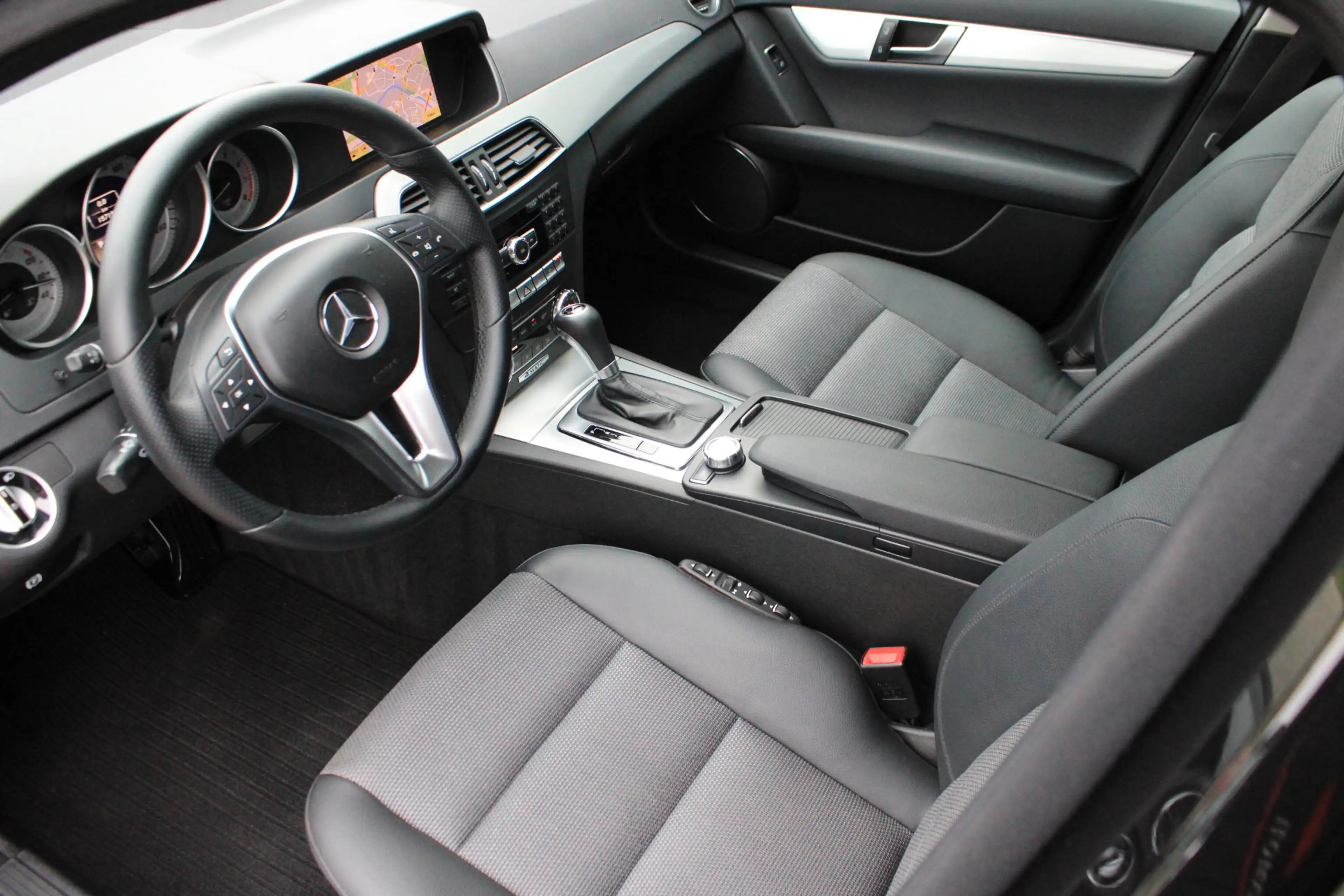 Mercedes-Benz C 350 4M Avantgarde Xenon | Camera | Multicontourstoelen — photo 2