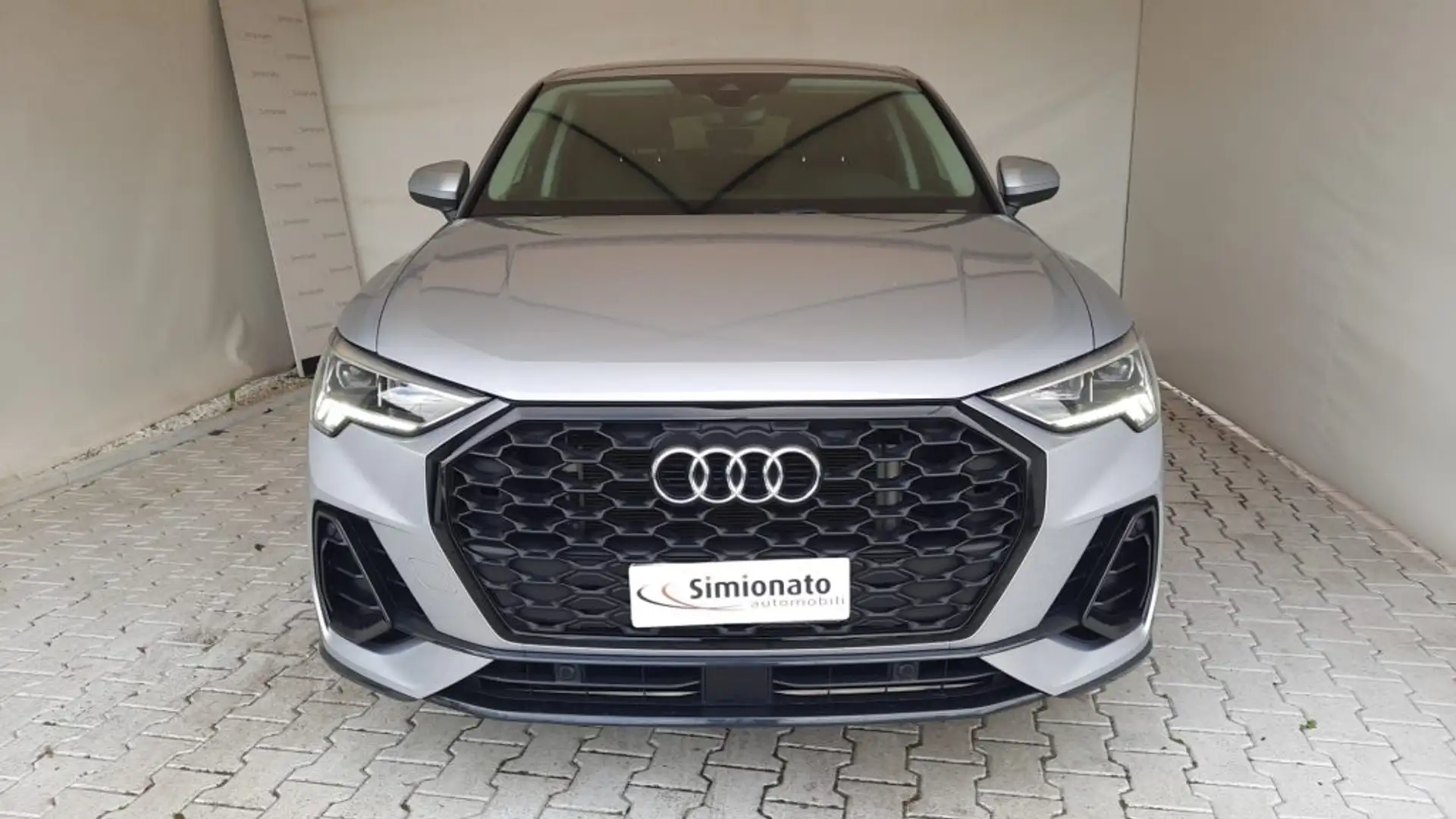 Audi Q3 SPB 45 TFSI e S tronic Grigio - 2