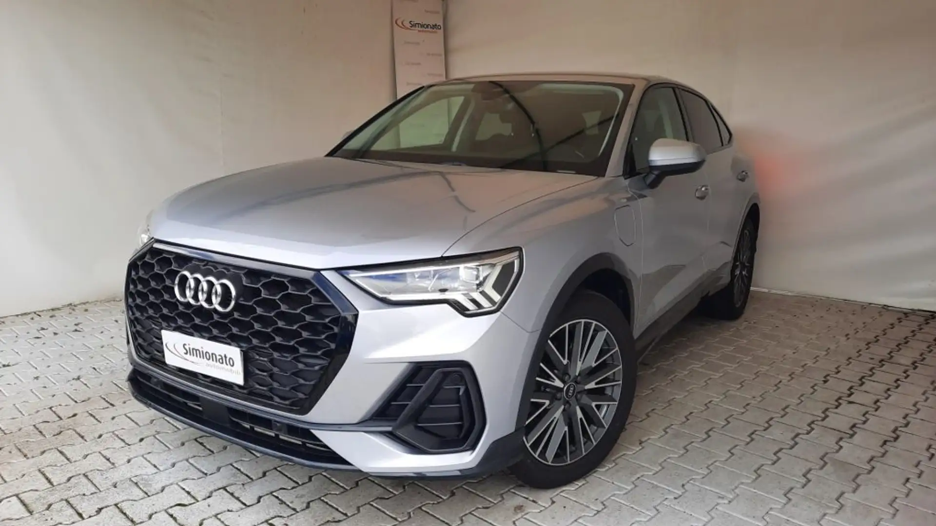 Audi Q3 SPB 45 TFSI e S tronic Grigio - 1